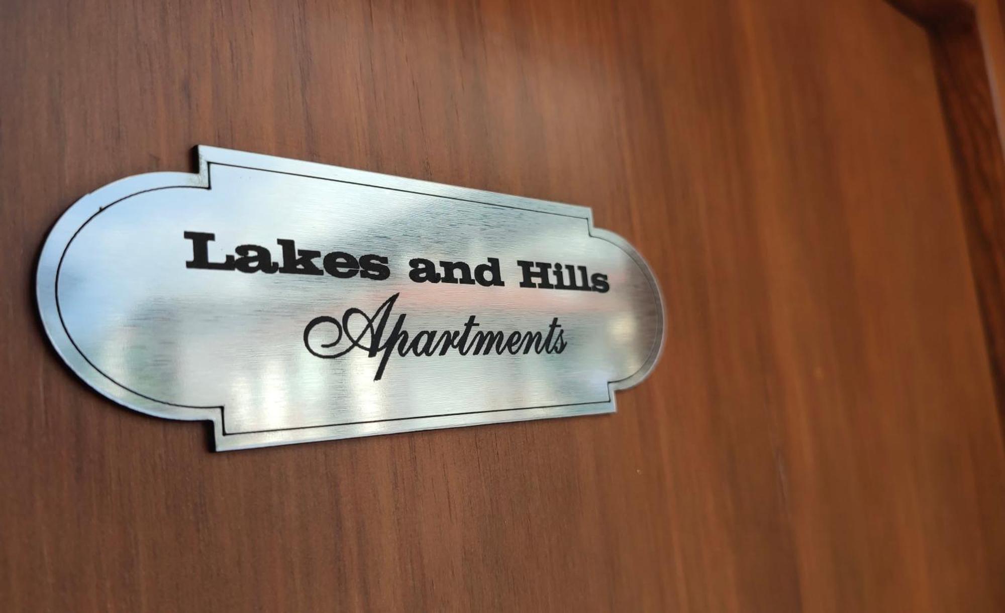 Lakes&Hills Apartments Erba Luaran gambar